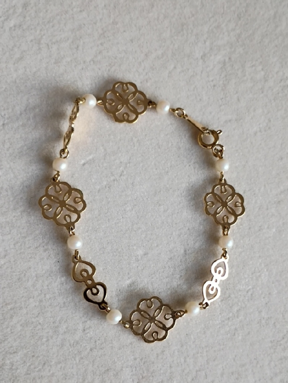 Avon Gold Floral Filigree Faux Pearl Braclet 7.25 in Vintage Avon - Picture 5 of 5